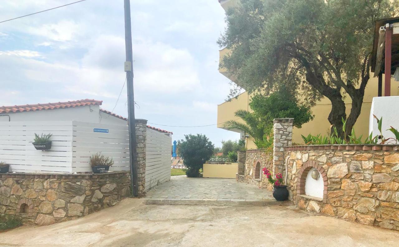 Azzurro Hotel Katsaros  ภายนอก รูปภาพ