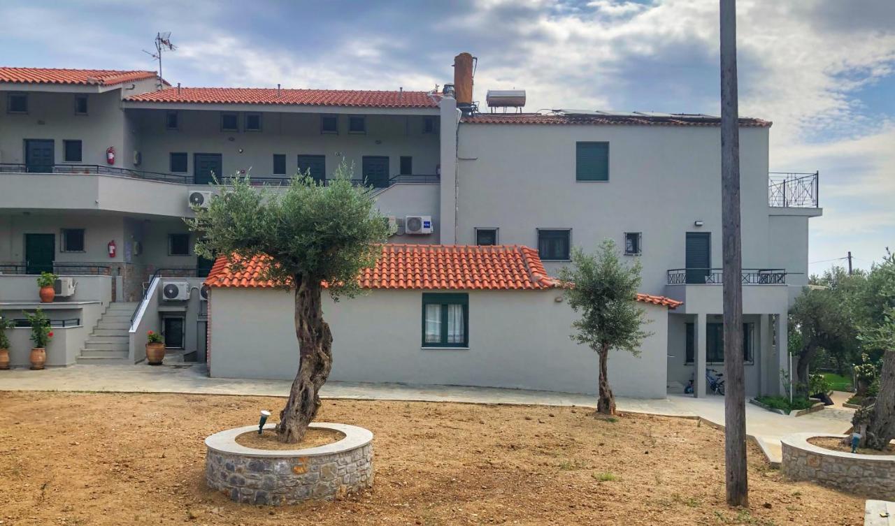 Azzurro Hotel Katsaros  ภายนอก รูปภาพ