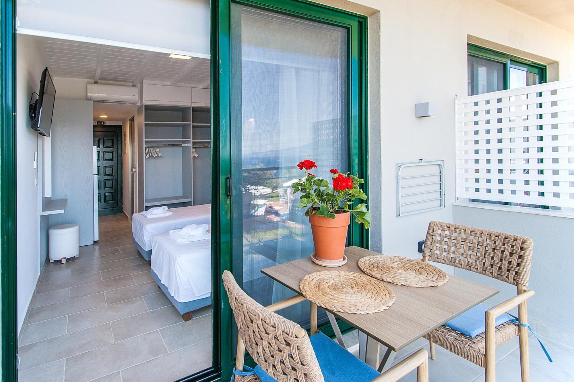 Azzurro Hotel Katsaros  ภายนอก รูปภาพ