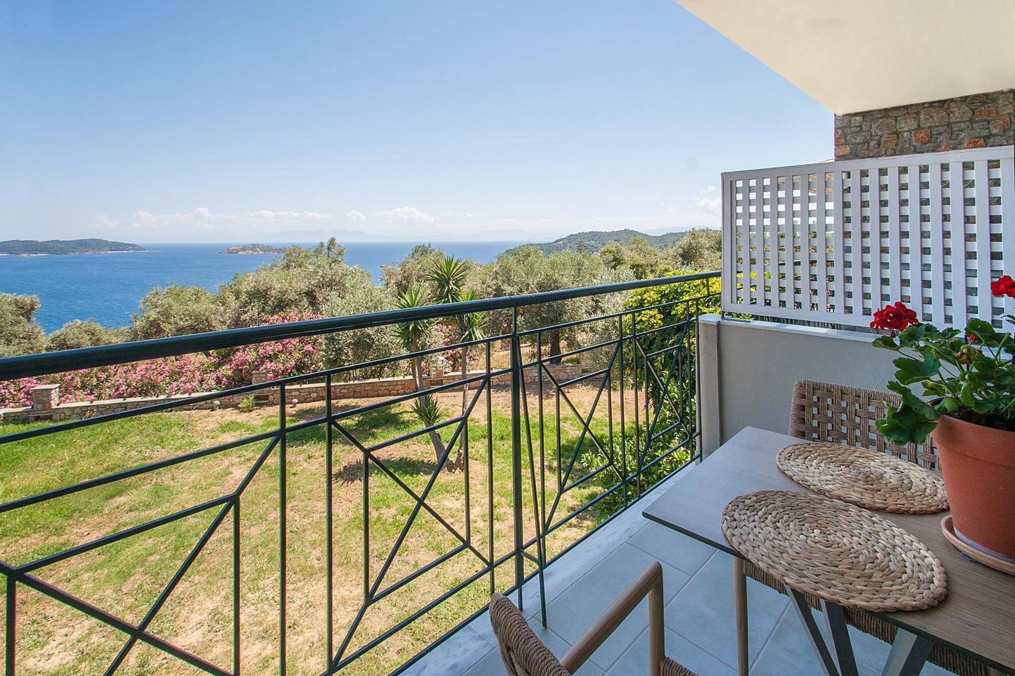 Azzurro Hotel Katsaros  ภายนอก รูปภาพ